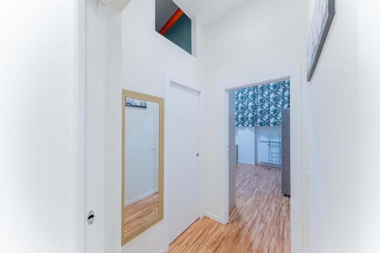 Comfy Appartment Near Metro M3 - Wifi Милан Экстерьер фото