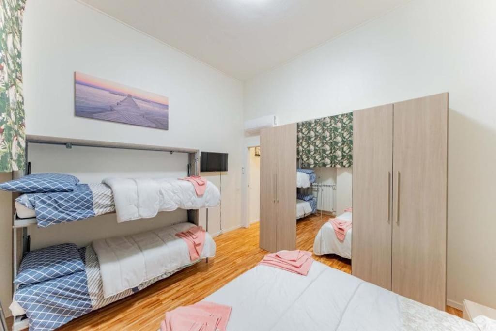 Comfy Appartment Near Metro M3 - Wifi Милан Экстерьер фото